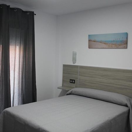 קוניל דה לה פרונטרה Hostal Maria Jose מראה חיצוני תמונה