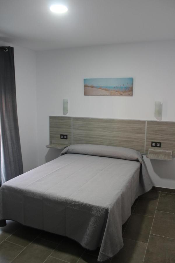 קוניל דה לה פרונטרה Hostal Maria Jose מראה חיצוני תמונה