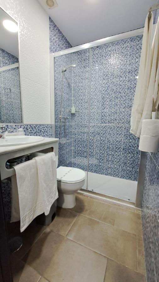 קוניל דה לה פרונטרה Hostal Maria Jose מראה חיצוני תמונה