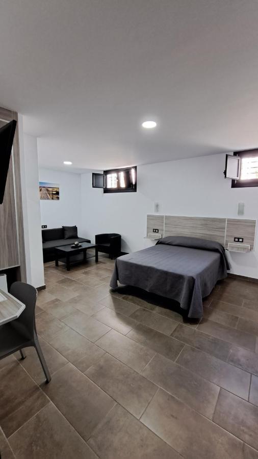 קוניל דה לה פרונטרה Hostal Maria Jose מראה חיצוני תמונה