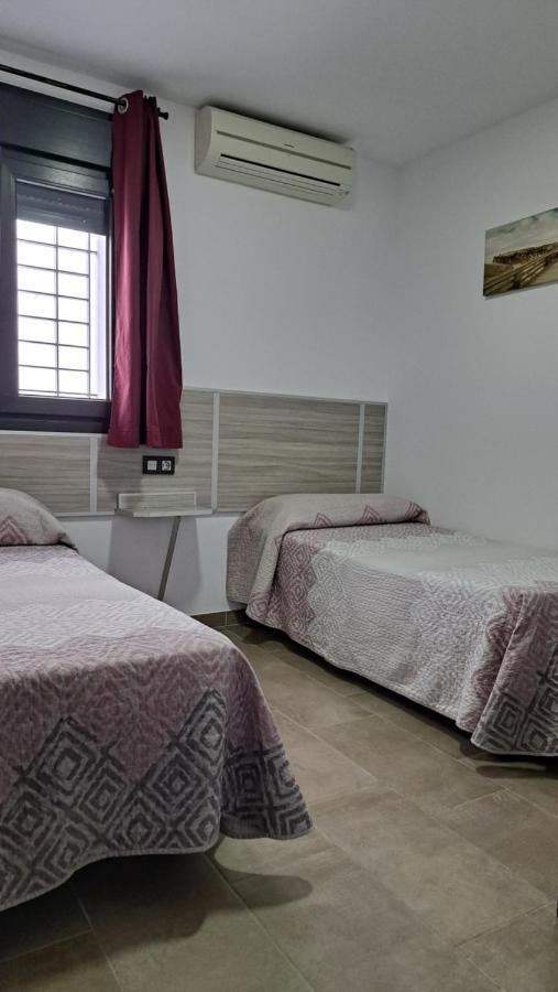 קוניל דה לה פרונטרה Hostal Maria Jose מראה חיצוני תמונה