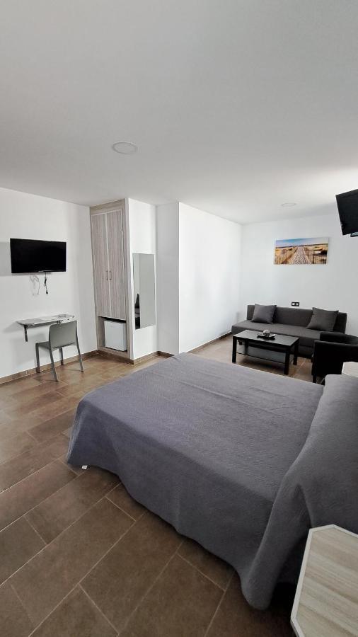 קוניל דה לה פרונטרה Hostal Maria Jose מראה חיצוני תמונה