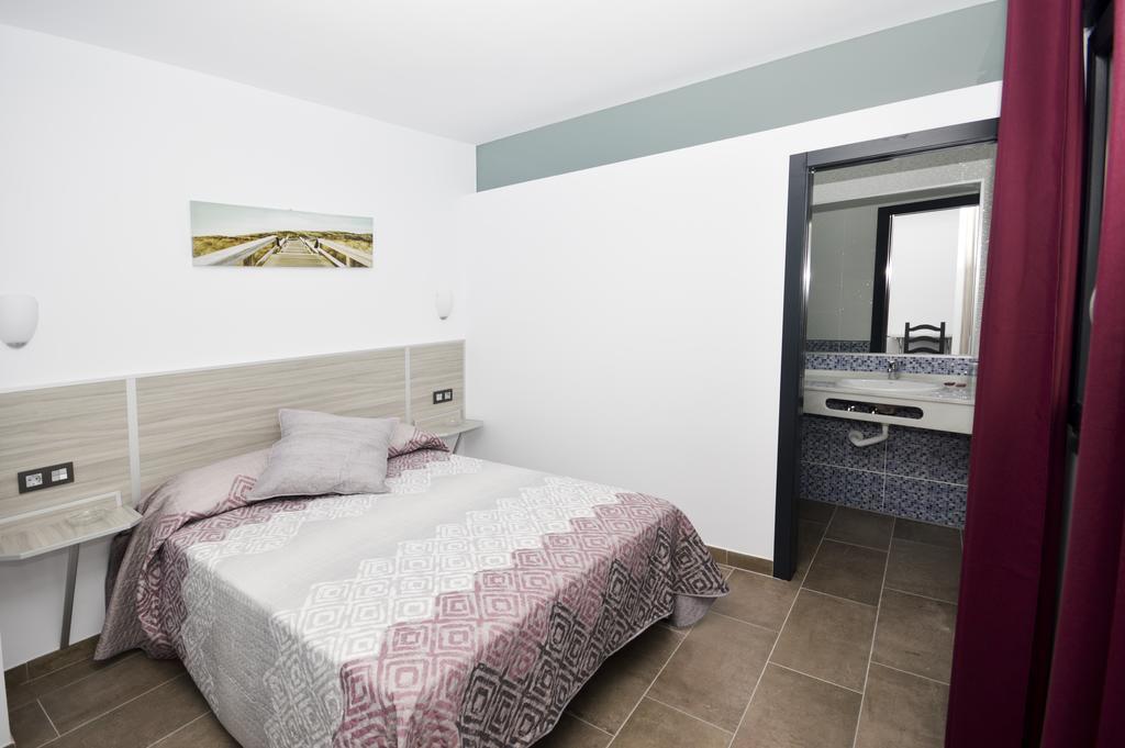 קוניל דה לה פרונטרה Hostal Maria Jose מראה חיצוני תמונה