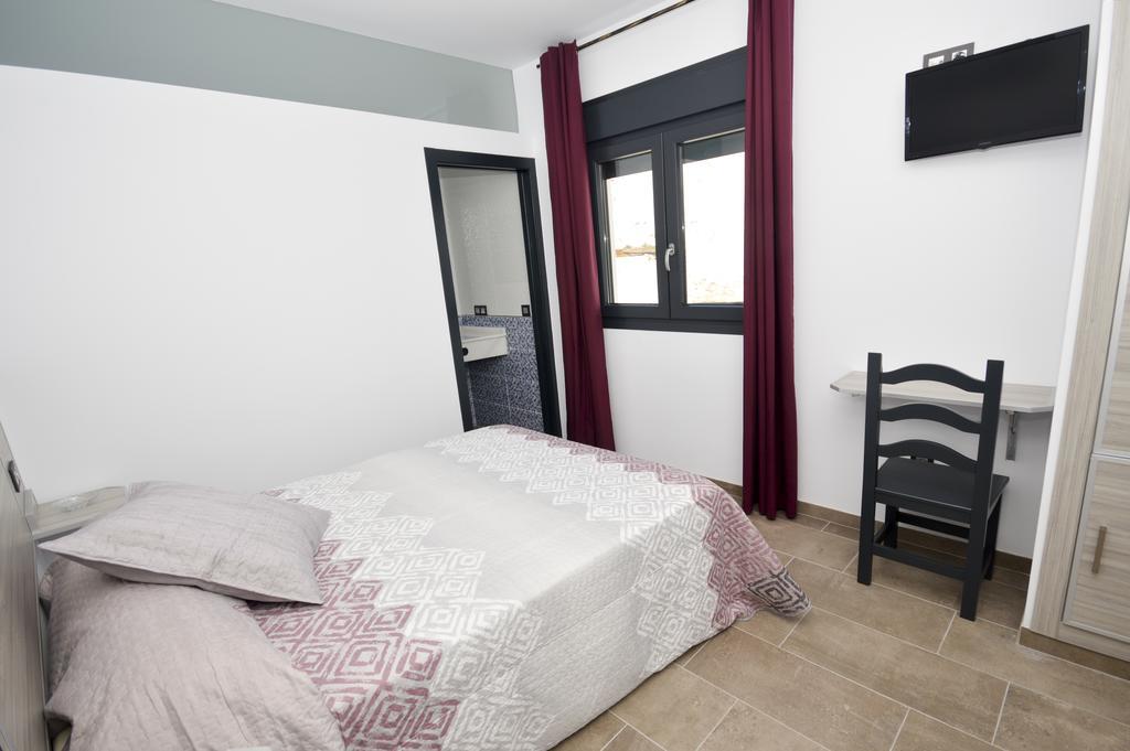 קוניל דה לה פרונטרה Hostal Maria Jose מראה חיצוני תמונה