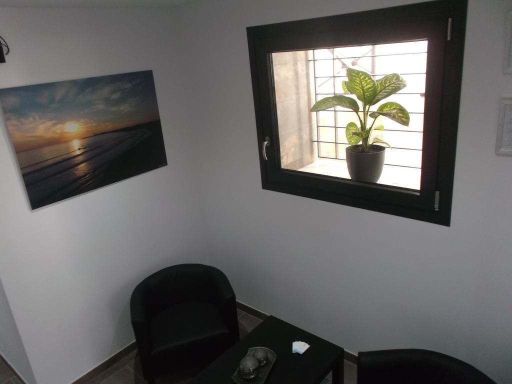 קוניל דה לה פרונטרה Hostal Maria Jose מראה חיצוני תמונה